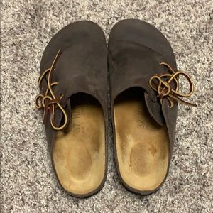 Mandel shoes